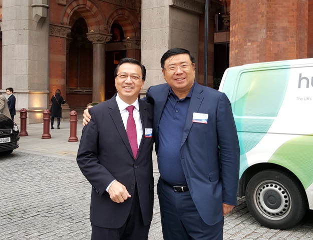 President Li Yong took the photo with Dato’ Sri Liow Tiong, the Minister of Transportation of Malaysia during the conference