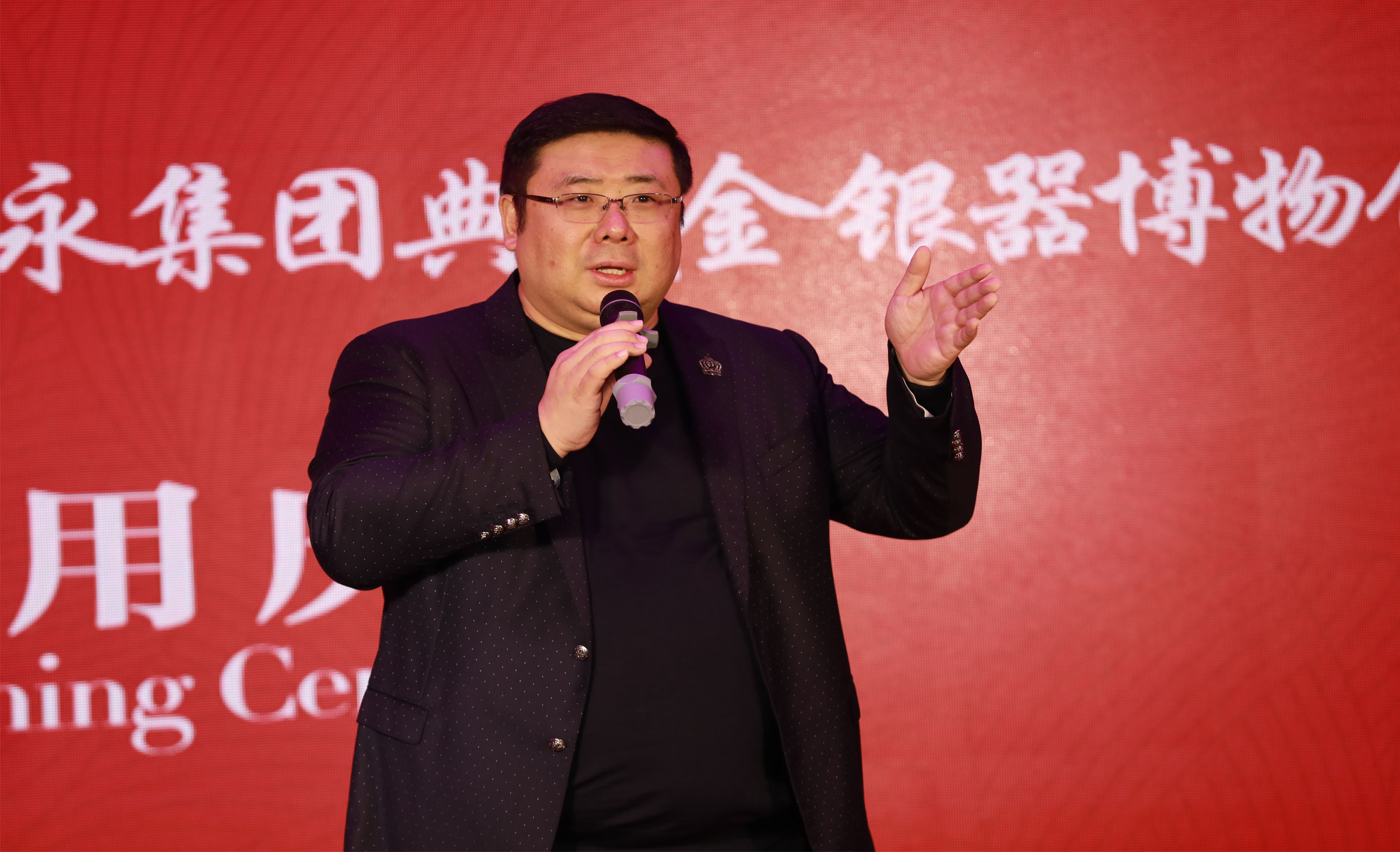 President Li Yong attended the opening ceremony of Huayong Building and Huayong Group Gold and Silver Collection Museum  and delivered an important speech