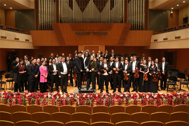华永集团为答谢各界支持隆重举办“华永之夜•维也纳管弦乐团2015新年音乐会”